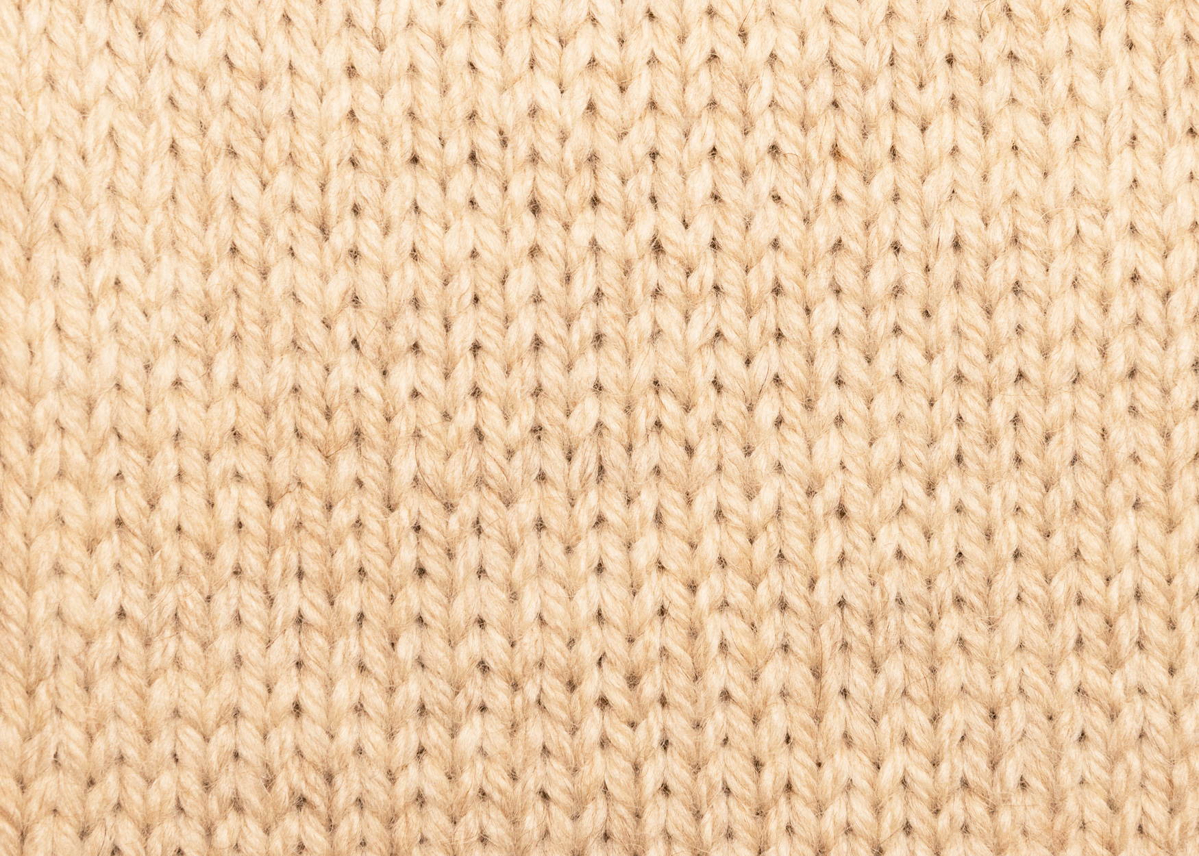 Natural Alpaca "Bulky" and "beige" swatch. Gauge is 15.5S x 22R (10cmx10cm).